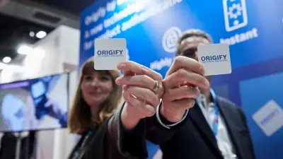 Teaser Image with Origify Demo Cards